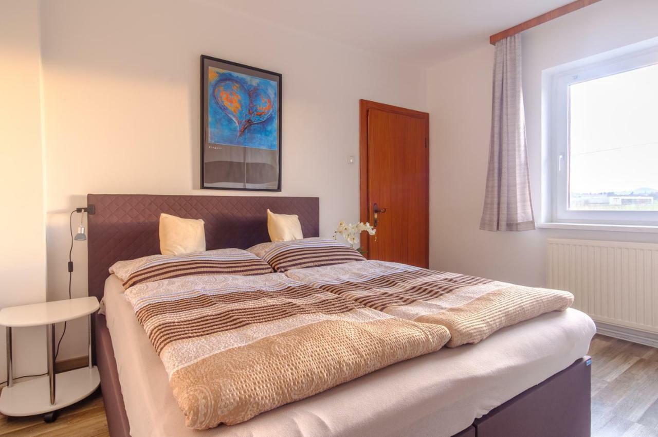 Ferienwohnung Agerblick 3 Zimmer Mit Kueche, 83M2 Lenzing Bagian luar foto